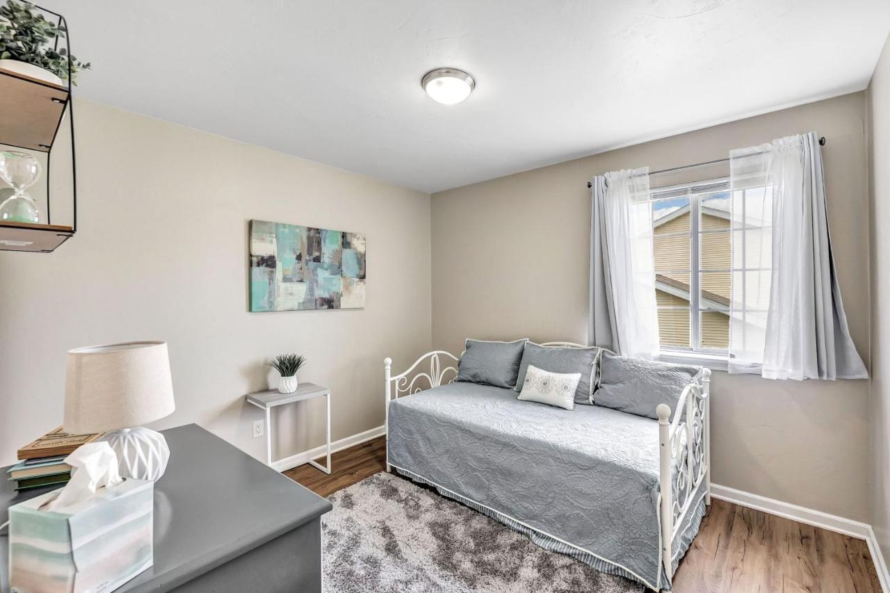 Serene 3 Bedroom Home, Nrm, Wi-Fi, Parking, Queen Bed De Pere Eksteriør billede